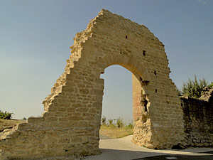 ruins remparts châteauneuf du pape